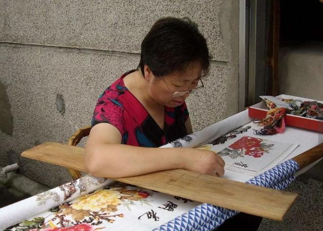 中國刺繡的特點介紹